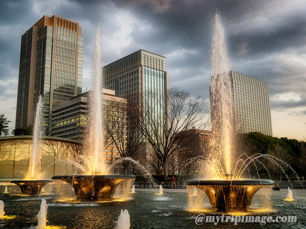 Wadakura Fountain Park (1)