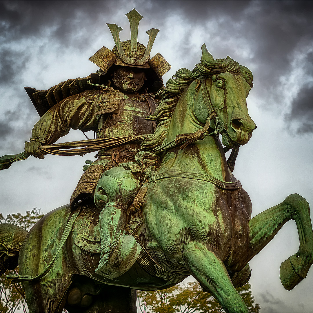 Statue of Kusunoki Masashige (s)