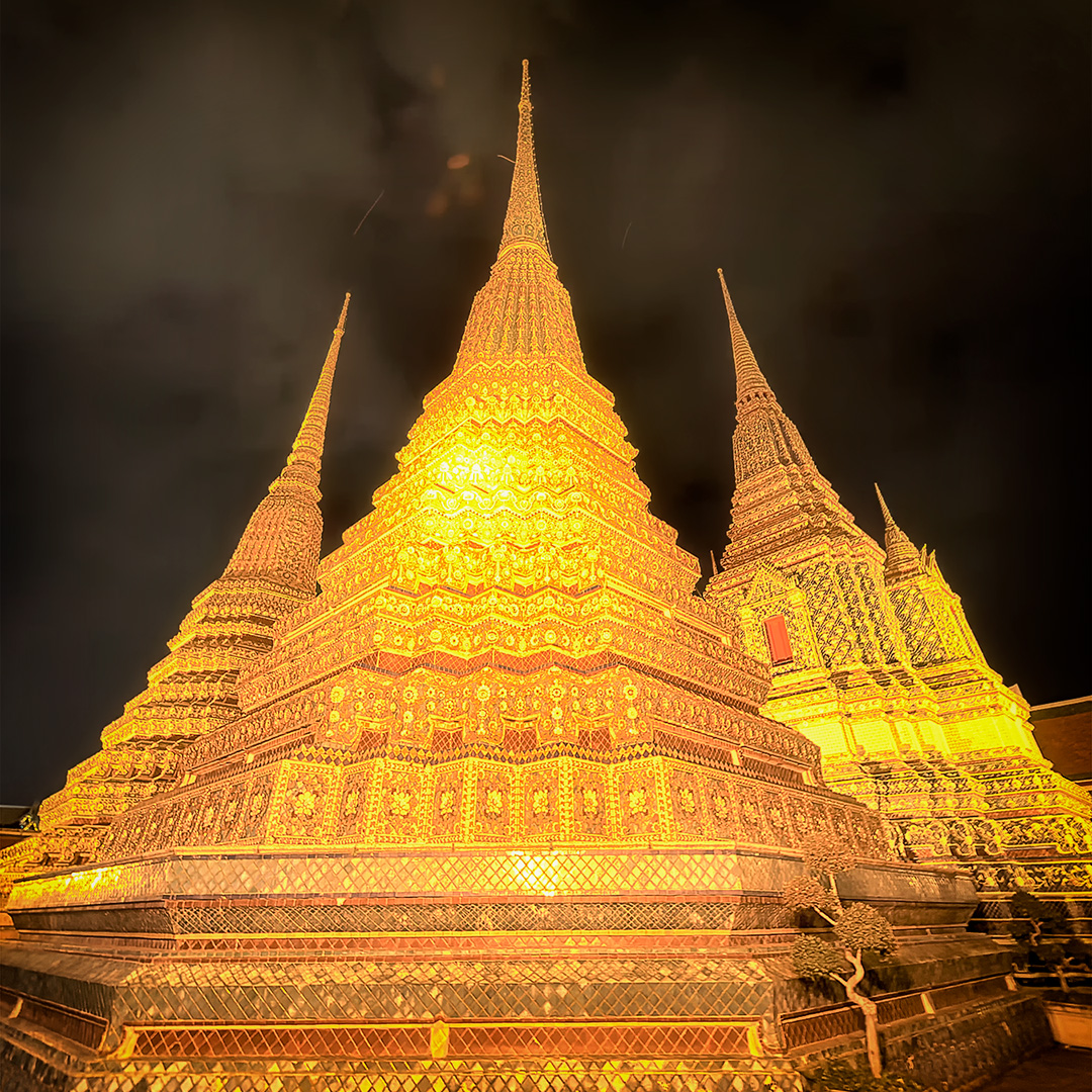 Wat Pho at night