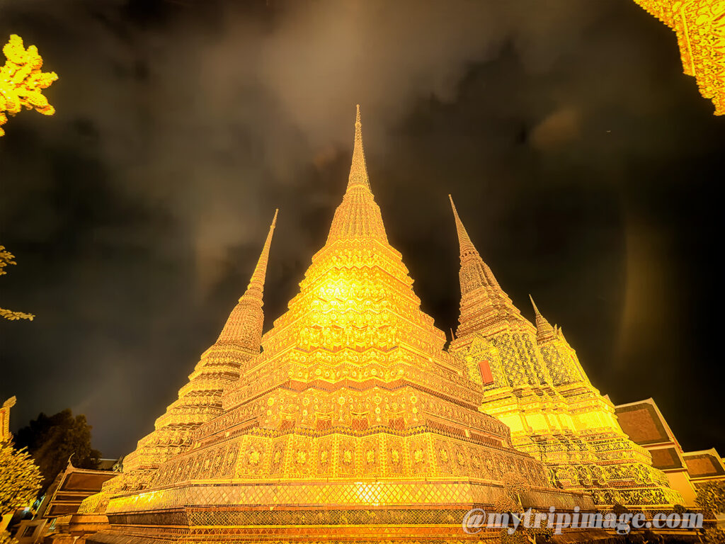 Wat Pho at night (1)