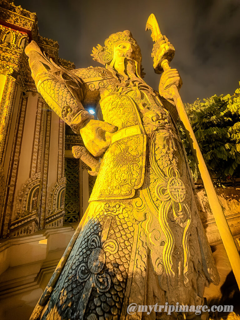 Wat Pho at night (5)