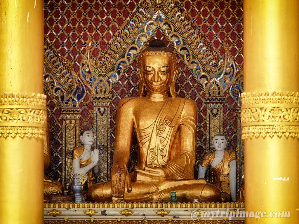 Buddha statues at Shwedagon Pagoda P.1(5)