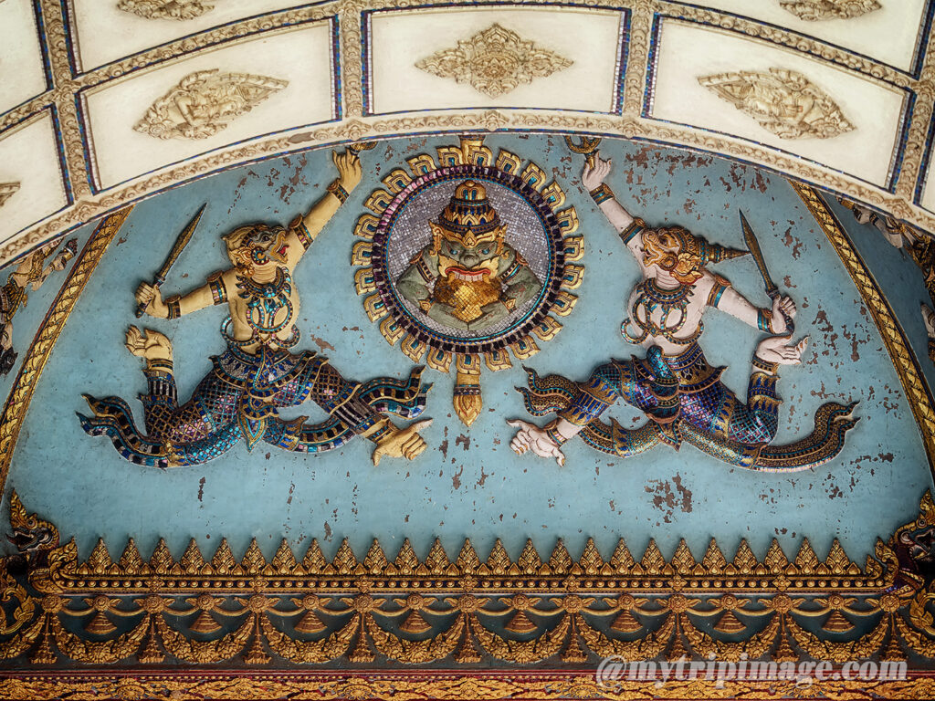 Patuxai Victory Monument  (6)