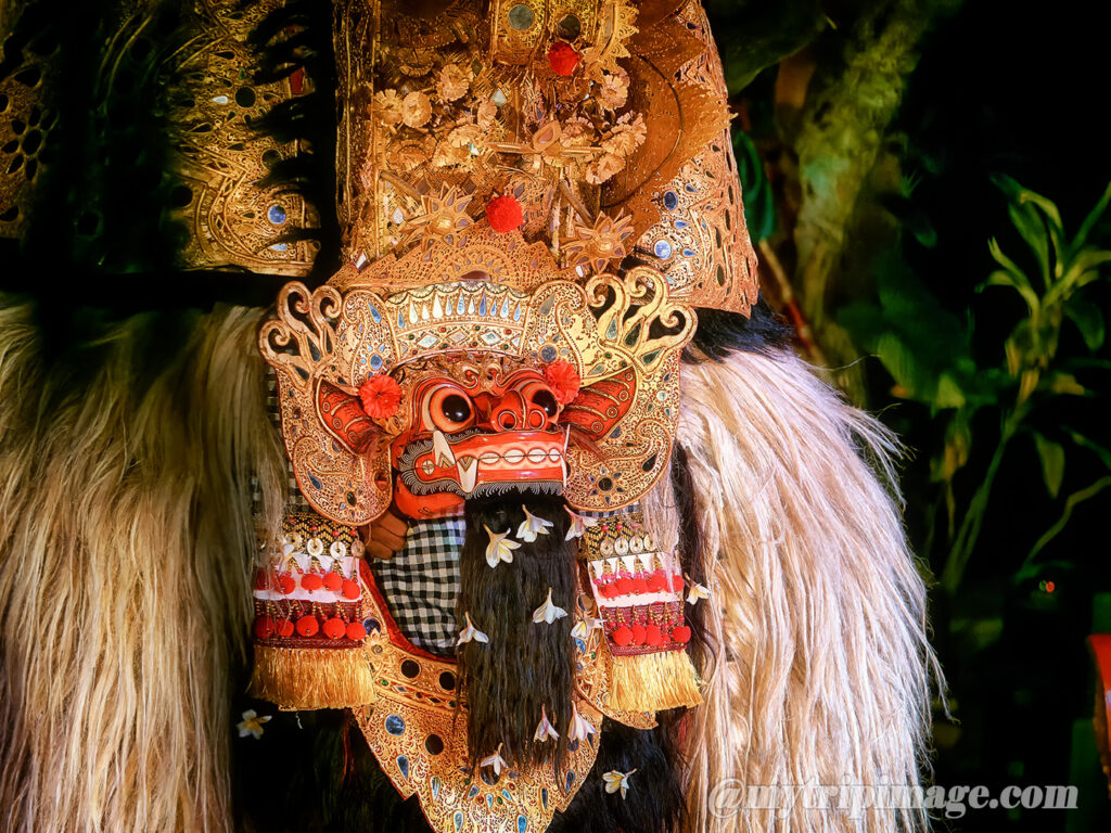 Barong Dance at Ubud Palace - Part.1 (5)
