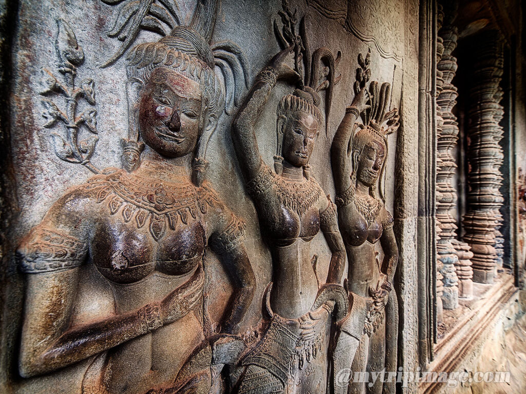 Devatas at Angkor Wat Part.2 (6)