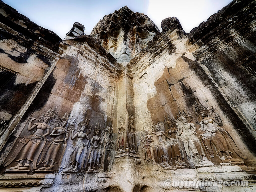 Devatas at Angkor Wat Part.2 (10)