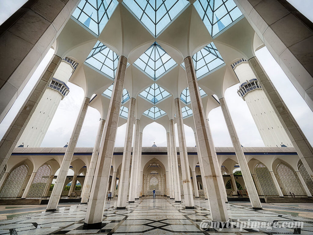Sultan Salahuddin Abdul Aziz Shah Mosque(4)