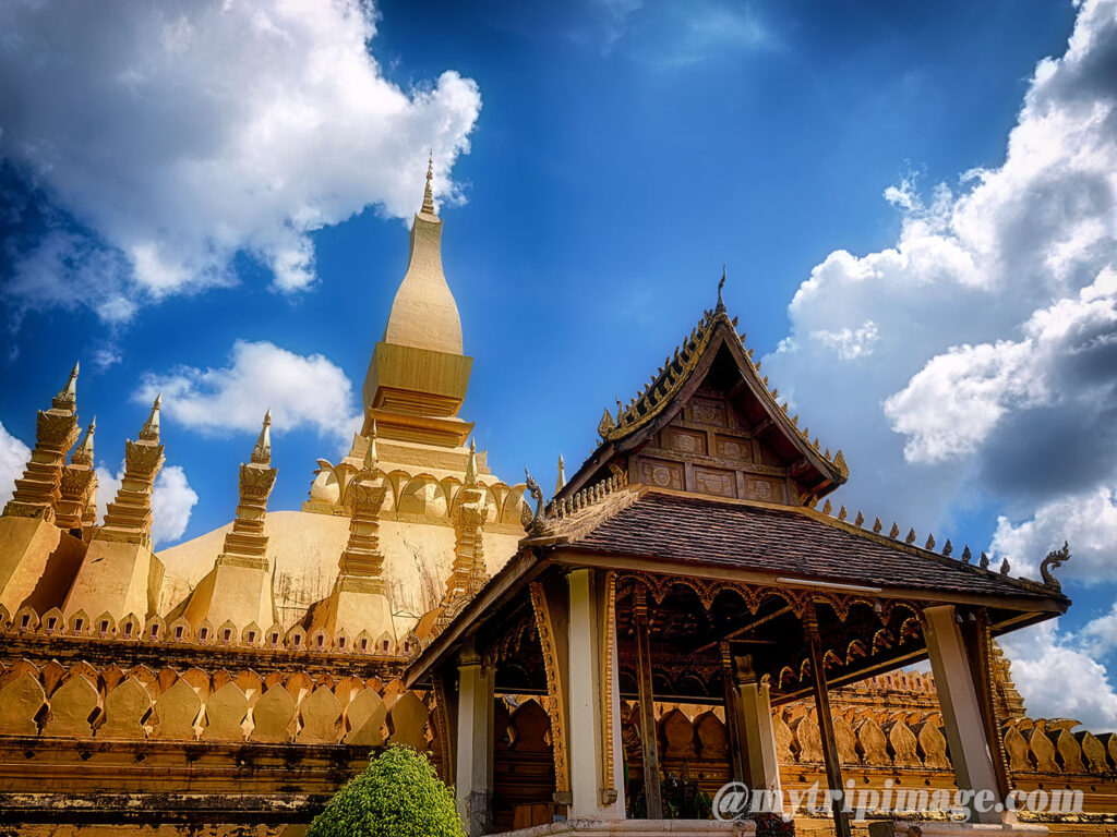 Pha That Luang (2)