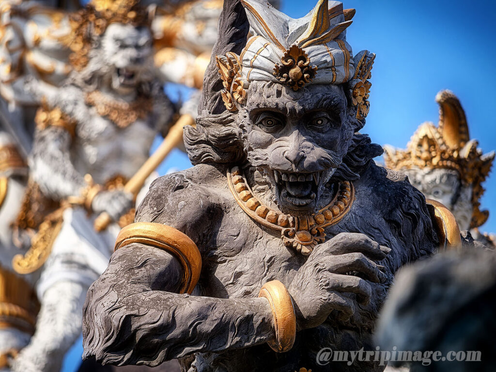 Titi Banda Statue (6)