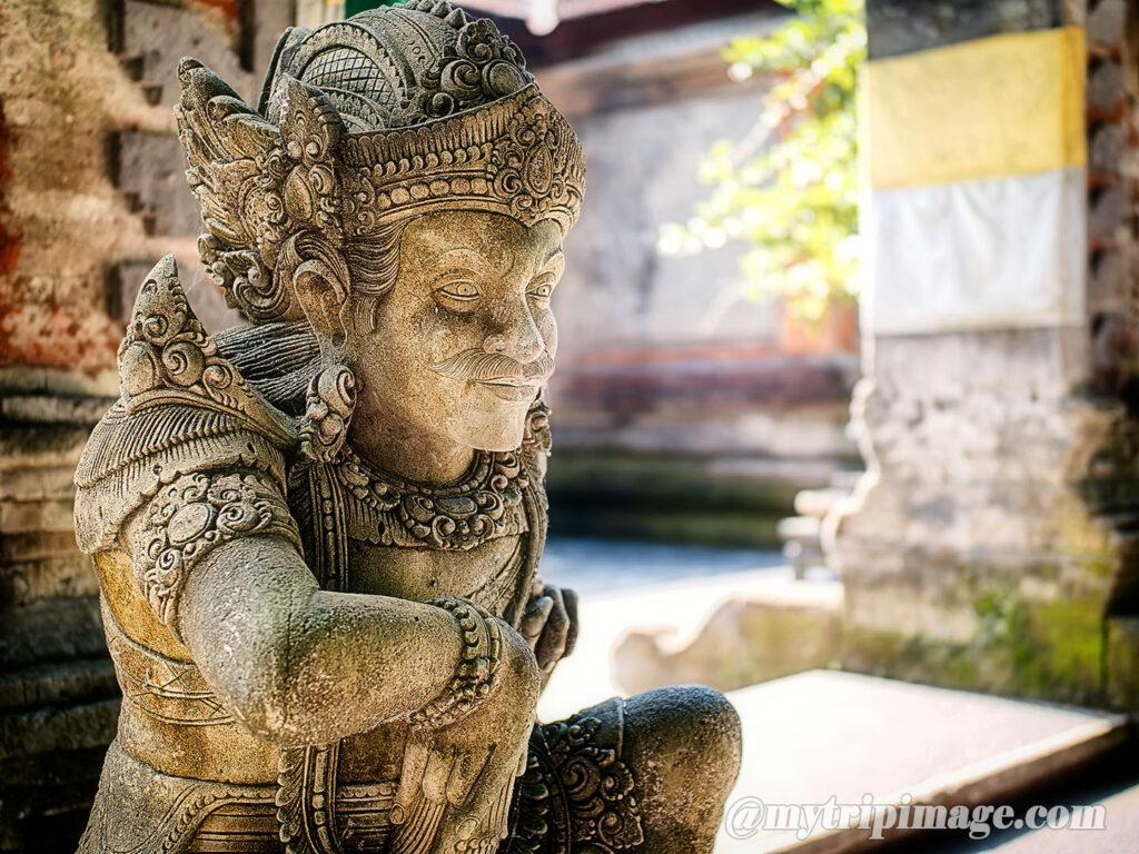 Tirta Empul Temple 01