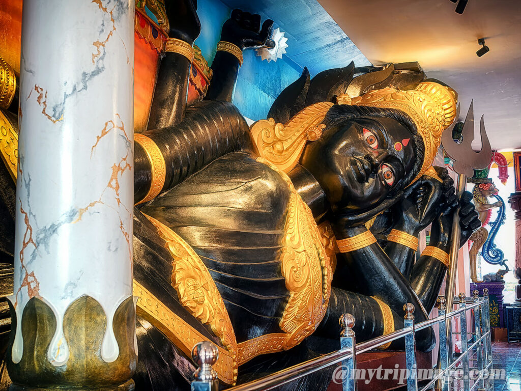 Statues in temples at Batu Caves (1)
